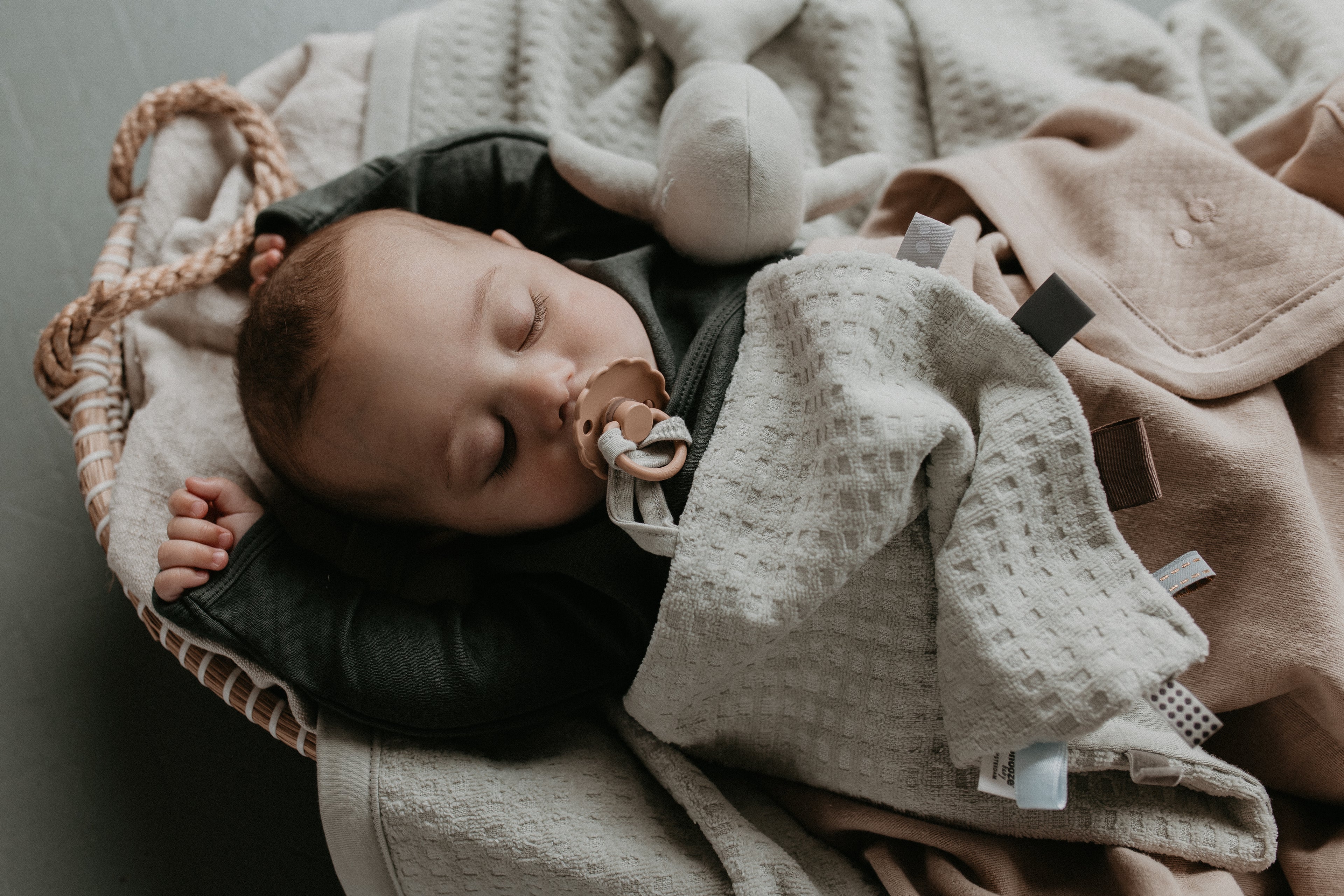 Load video: The Why Behind Snoozebaby